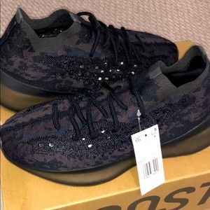 YEEZY BOOST 380 BLK ONYX